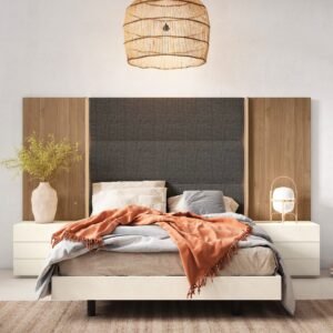Moderno dormitorio con cabecero tapizado.